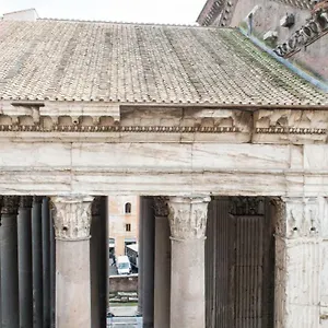Luxurious Loft Facing The Pantheon Rome